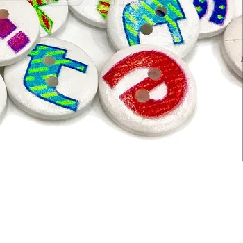 100 ADET 15MM Mektup Alfabe Ahşap Düğmeler Scrapbooking Rastgele Renk İki Delik Düğmeler DIY Çocuk Giysileri Aksesuarları
